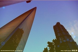 拥有足够深的护城河的公司是披着股票外衣的可靠债券