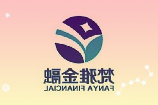 泡泡玛特迪士尼小镇门店各式各样的版权IP手办吸引了顾客的注意