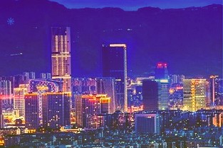 一加10Pro正式亮相：第三代丝绸玻璃工艺不沾指纹全面为一加用户开放售后服务